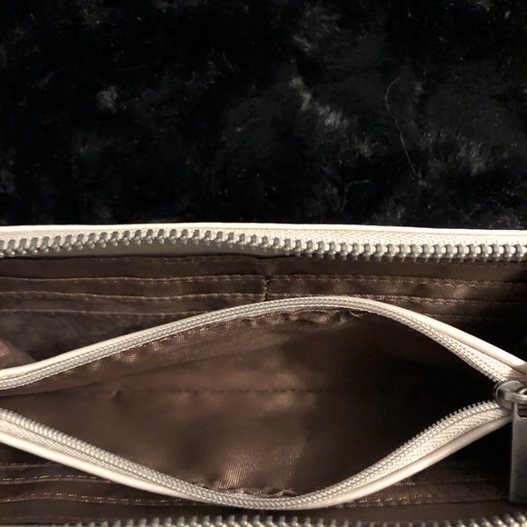 Matt & Nat Cream Coloured Wallet - Picture 3 of 4